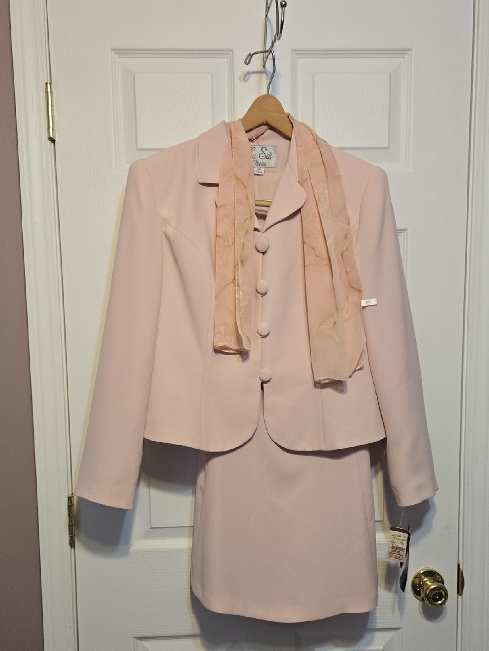 Le Suit Blush Pink Women's Skirt Suit with Scarf